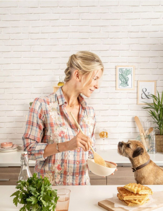 Illustration de l'article : « Babines en cuisine », un livre de recettes pour concocter des friandises saines et savoureuses à son chien