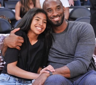 Illustration de l'article : Vanessa Bryant pleure le décès de son chien, 2 ans après la perte de son mari, la star du basket Kobe Bryant