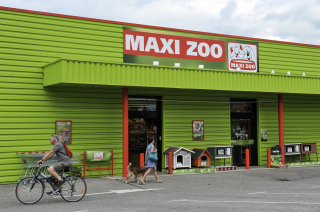 Illustration de l'article : Maxi Zoo baisse les prix de centaines de produits pour animaux de compagnie afin d'aider leurs propriétaires face à l’inflation