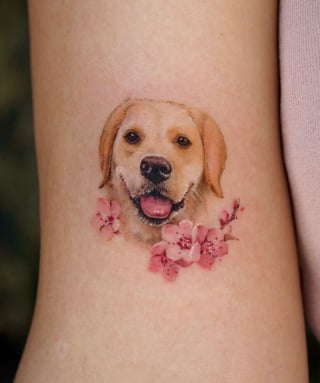 Illustration de l'article : 20 tatouages exceptionnels célébrant l'amour qu'ont les humains pour leurs chiens et chats