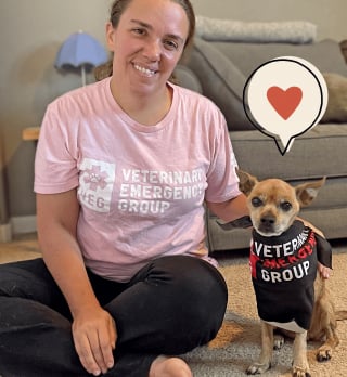 Illustration de l'article : Une vétérinaire tombe sous le charme d'un chien malheureux et trouve un moyen de lui redonner le sourire