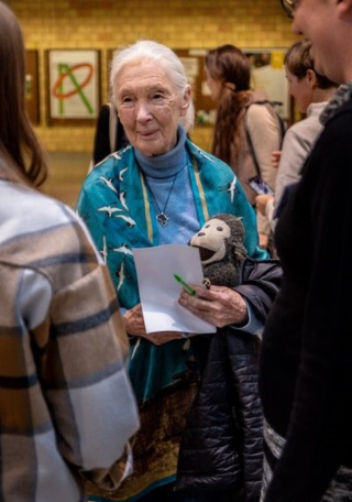 Illustration de l'article : La célèbre scientifique Jane Goodall explique comment le chien de son enfance a façonné sa perception de la personnalité des animaux