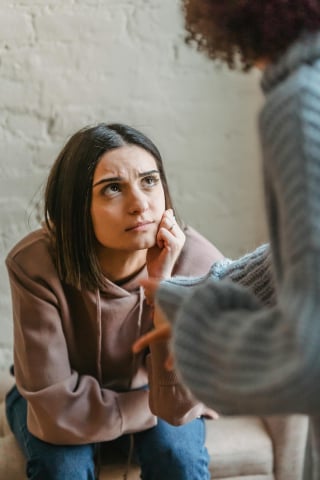 Illustration de l'article : Une femme demande à sa sœur de changer le prénom de son chien car il porte le même que son fils