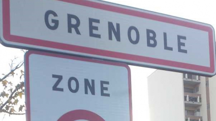 Illustration : Grenoble : Il poignarde son chien parce qu'il a uriné et bat son chiot de 2 mois