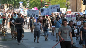 Illustration : Canada : manifestation contre les mesures anti-Pitbull à Montréal