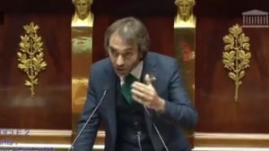 Illustration : Le député de l’Essonne, Cédric Villani déplore le manque de temps accordé aux propositions de loi en faveur du bien-être animal à l’Assemblée Nationale !