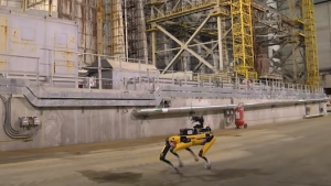 Illustration : Accompagnés du chien robot Spot, des ingénieurs britanniques visitent le site de la centrale nucléaire de Tchernobyl 