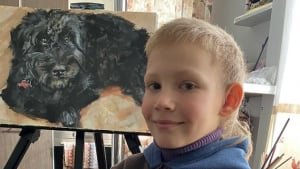 Illustration : Cet artiste peintre de 10 ans crée sa propre fondation pour vendre les peintures qu'il réalise et offre les bénéfices aux animaux dans le besoin