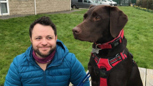 Illustration : Ce vétéran de l’armée traumatisé avait perdu le goût à la vie, jusqu’à sa rencontre décisive avec une chienne